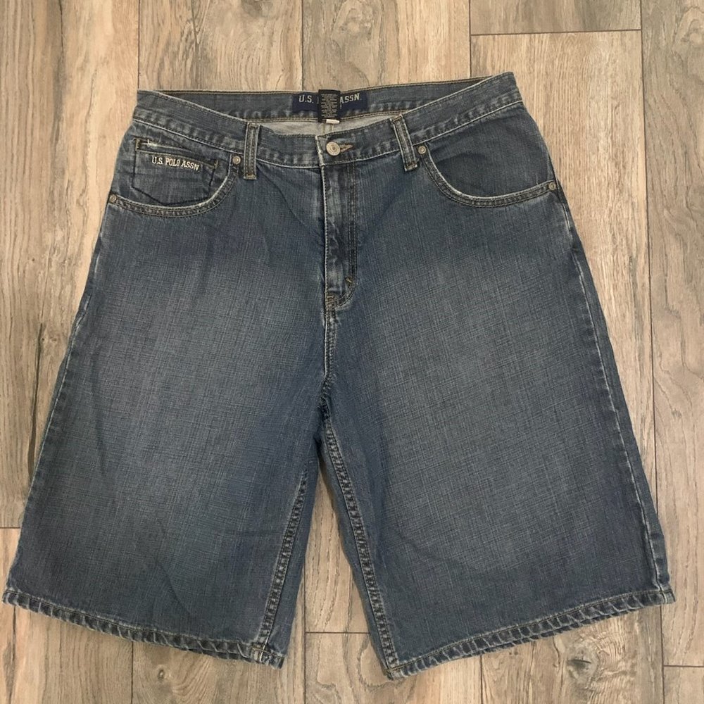 U.S. POLO ASSN. DISTRESSED FLAP POCKET DENIM JEAN SHORTS 34